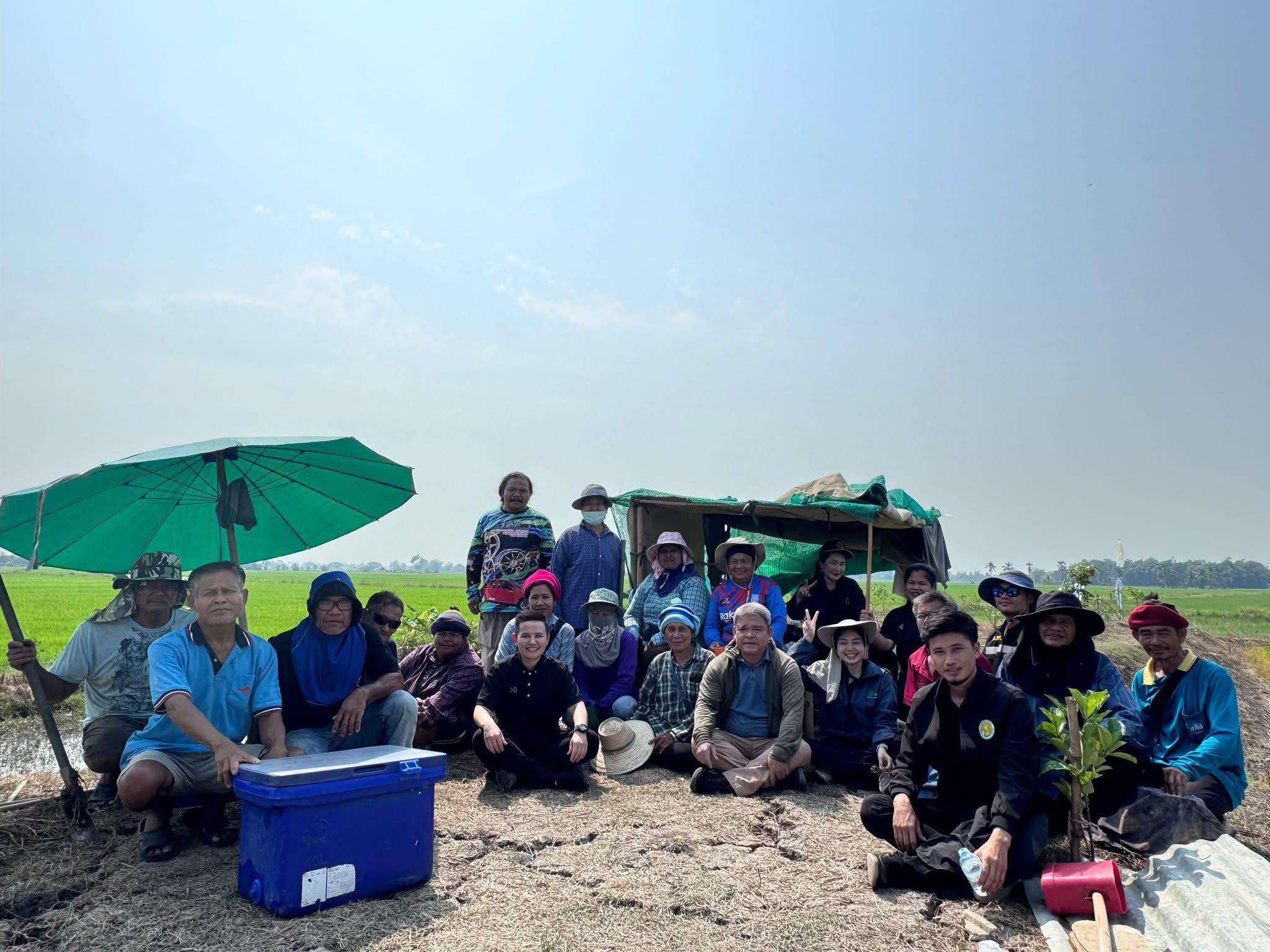 title - ส.ป.ก.อ่างทอง จัดกิจกรรมโครงการพัฒนาและรณรงค์การใช้หญ้าแฝกอันเนื่องมาจากพระราชดำริ ปีงบประมาณ 2569  